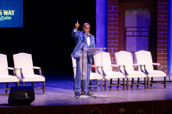 Tony Barham addresses FHU students during Homecoming week.