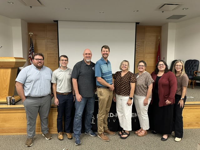 FHU faculty and staff with five years of service.