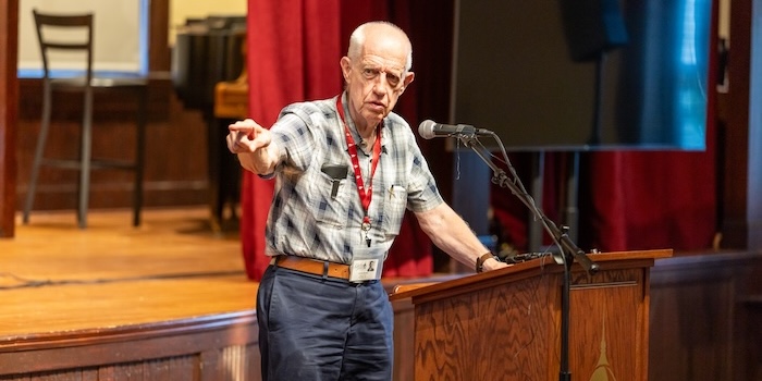 Jerrie Barber speaks at FHU's Golden Year Reunion