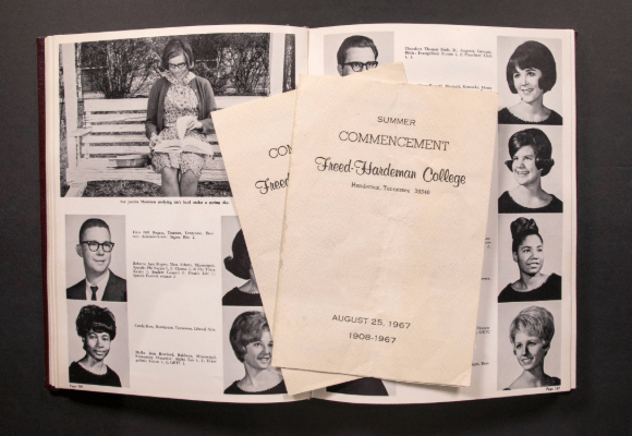 Elizabeth Saunders yearbook photo alongside the 1967 summer commencement program.