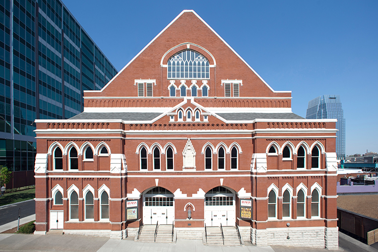 the outside of the Ryman auditorium