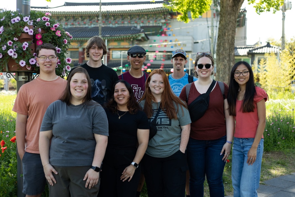 FHU College of Business students in Yeollin Songhyeon Square