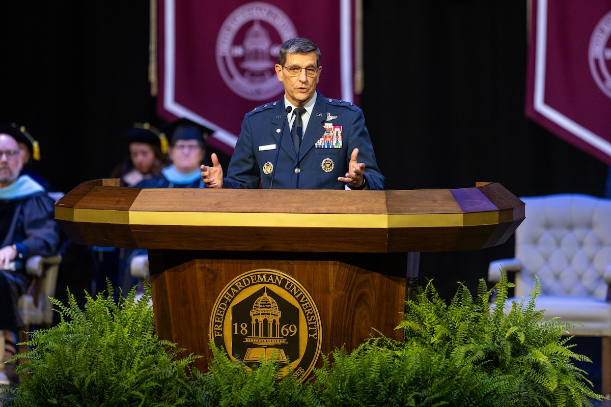 Retired Major General Paul Johnson delivers the FHU graduation address.