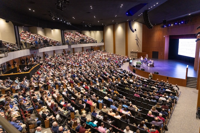 Crowd fills Dryden Auditorium for FHU Bible Lectureship