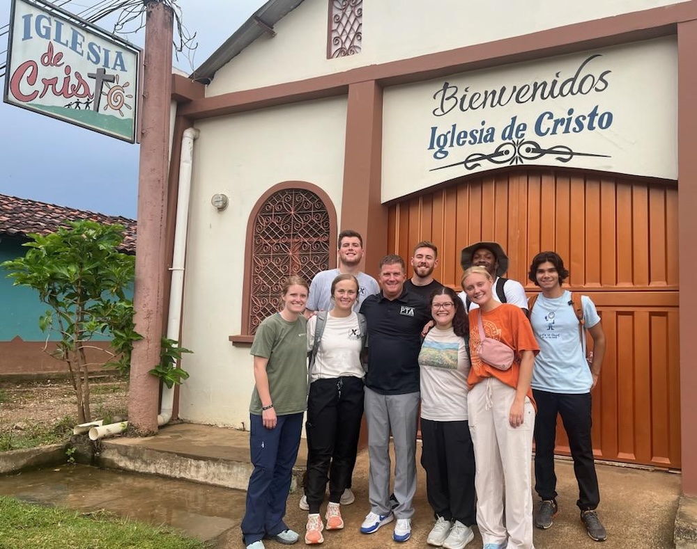 Freed-Hardeman University PTA Students Bring Hope and Healing to Honduras Through Medical Missions Trip