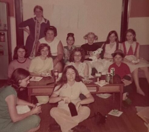 FHU women in the McDaniel House as a dorm in the 1970s
